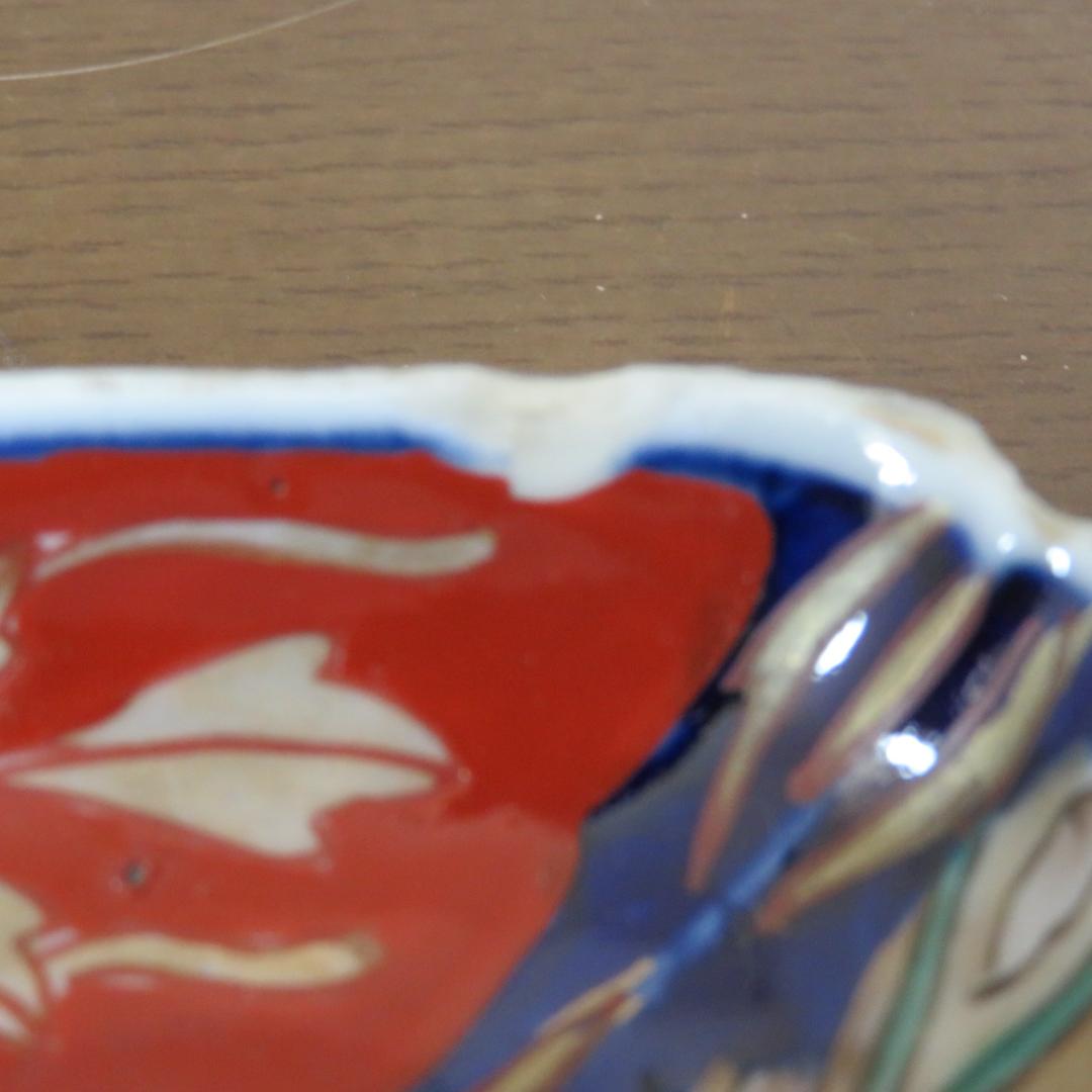 角皿 変形皿 金彩 色絵付け 印判 欠け 窯傷 花文様 ニュウ 歪み - メルカリ