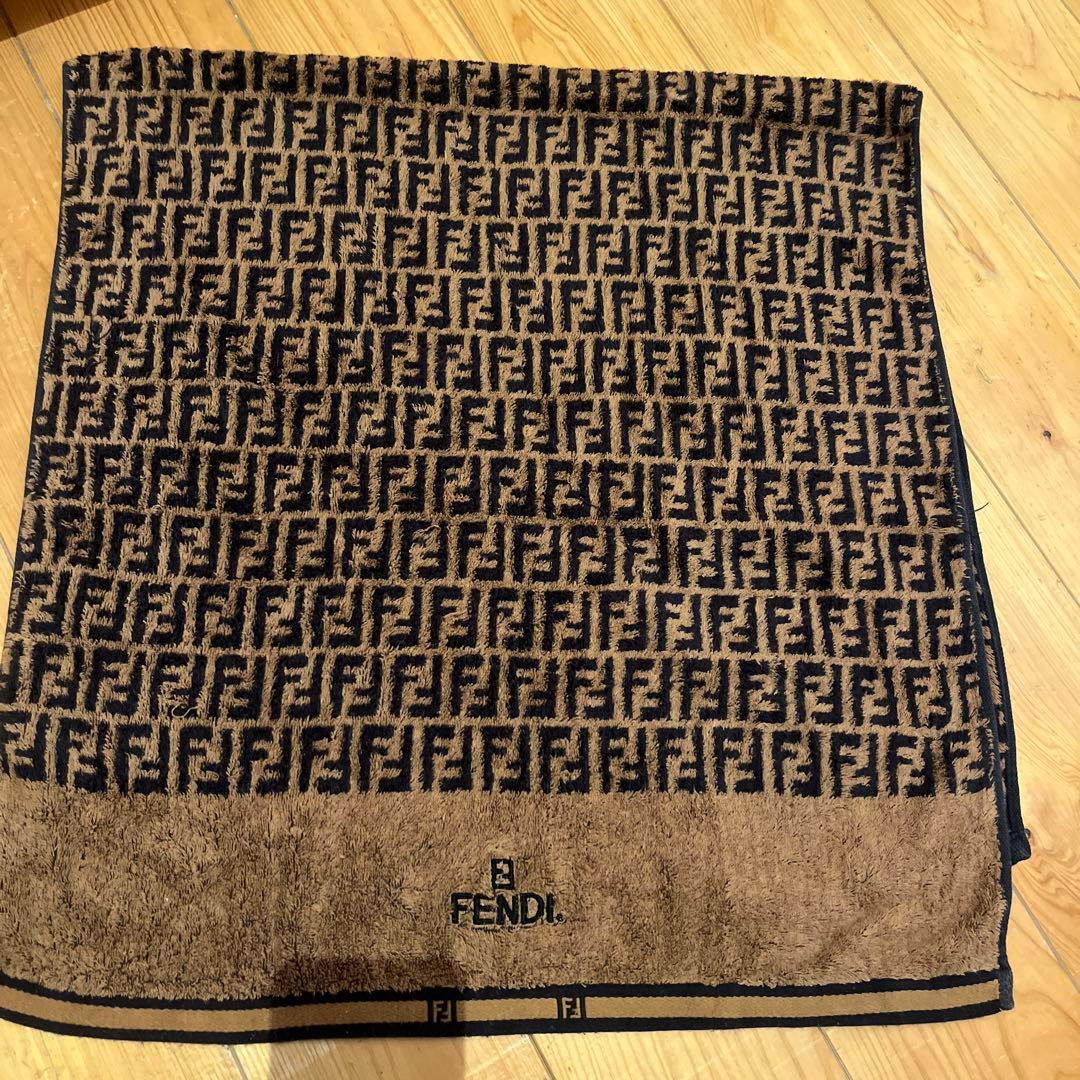 FENDI フェンディ ズッカ柄 バスタオル - メルカリ