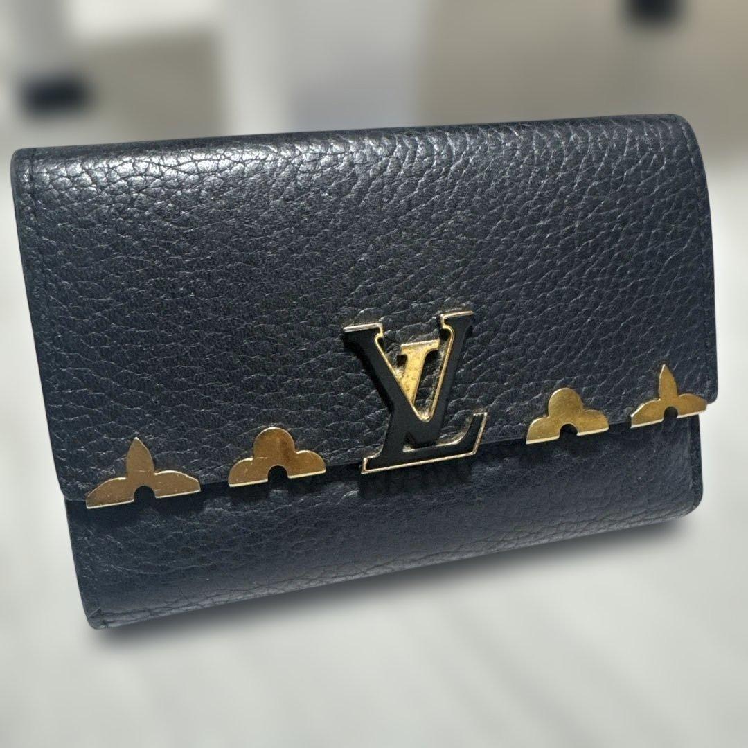 ルイヴィトン カプシーヌコンパクト ブラック フラワーモチーフ - メルカリ