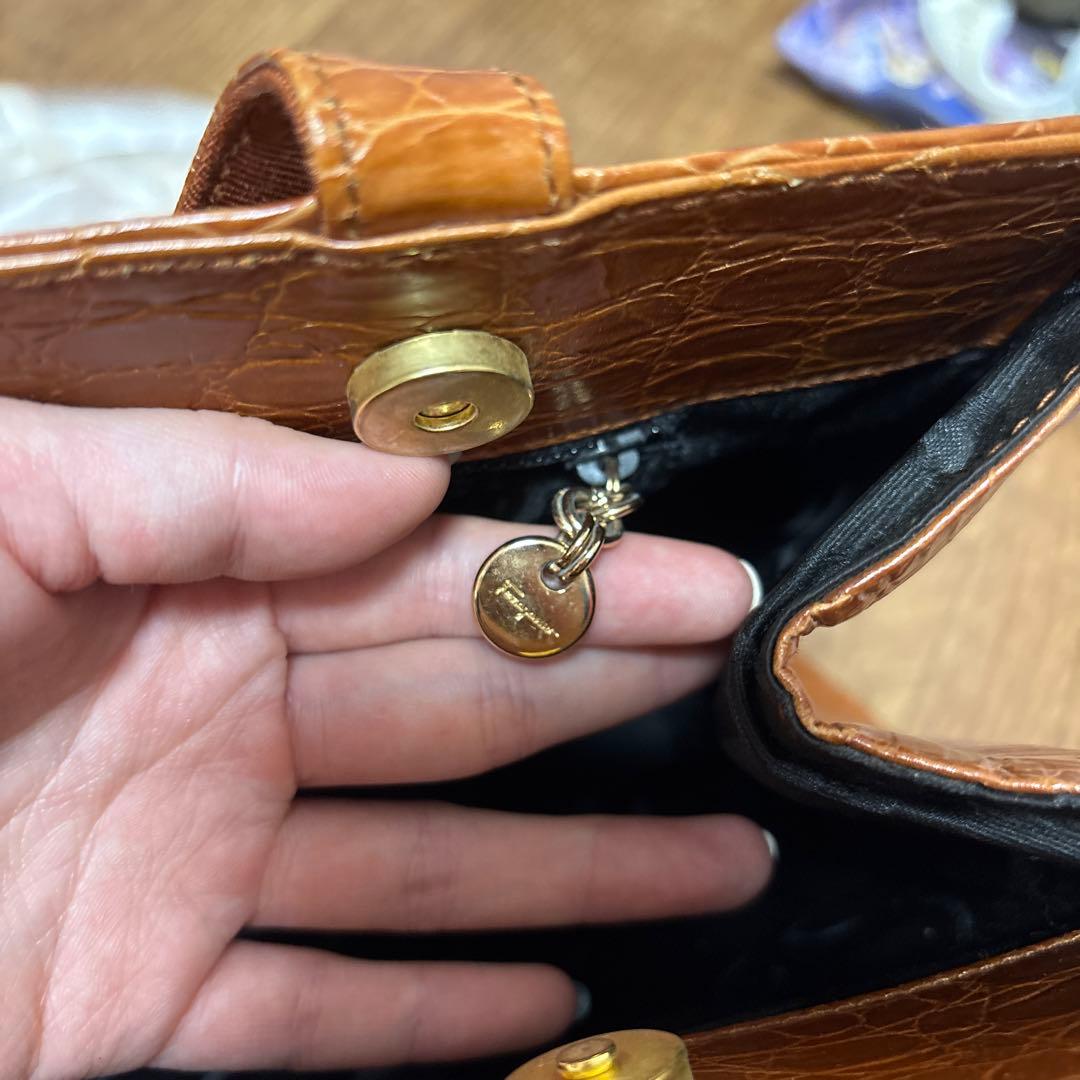 サルヴァトーレ フェラガモ クロコダイル型押し トートバッグ