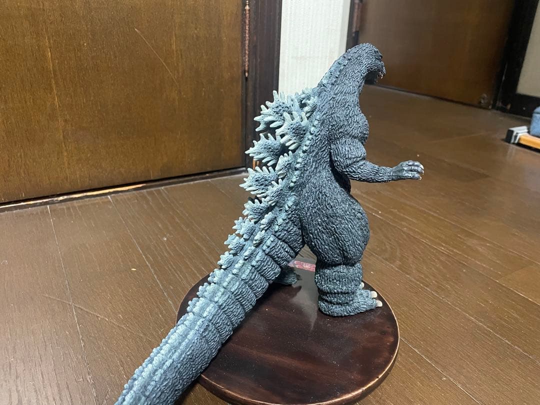 ゴジラ（1989）　レジン製　フィギュア 約20cm木製台座付き