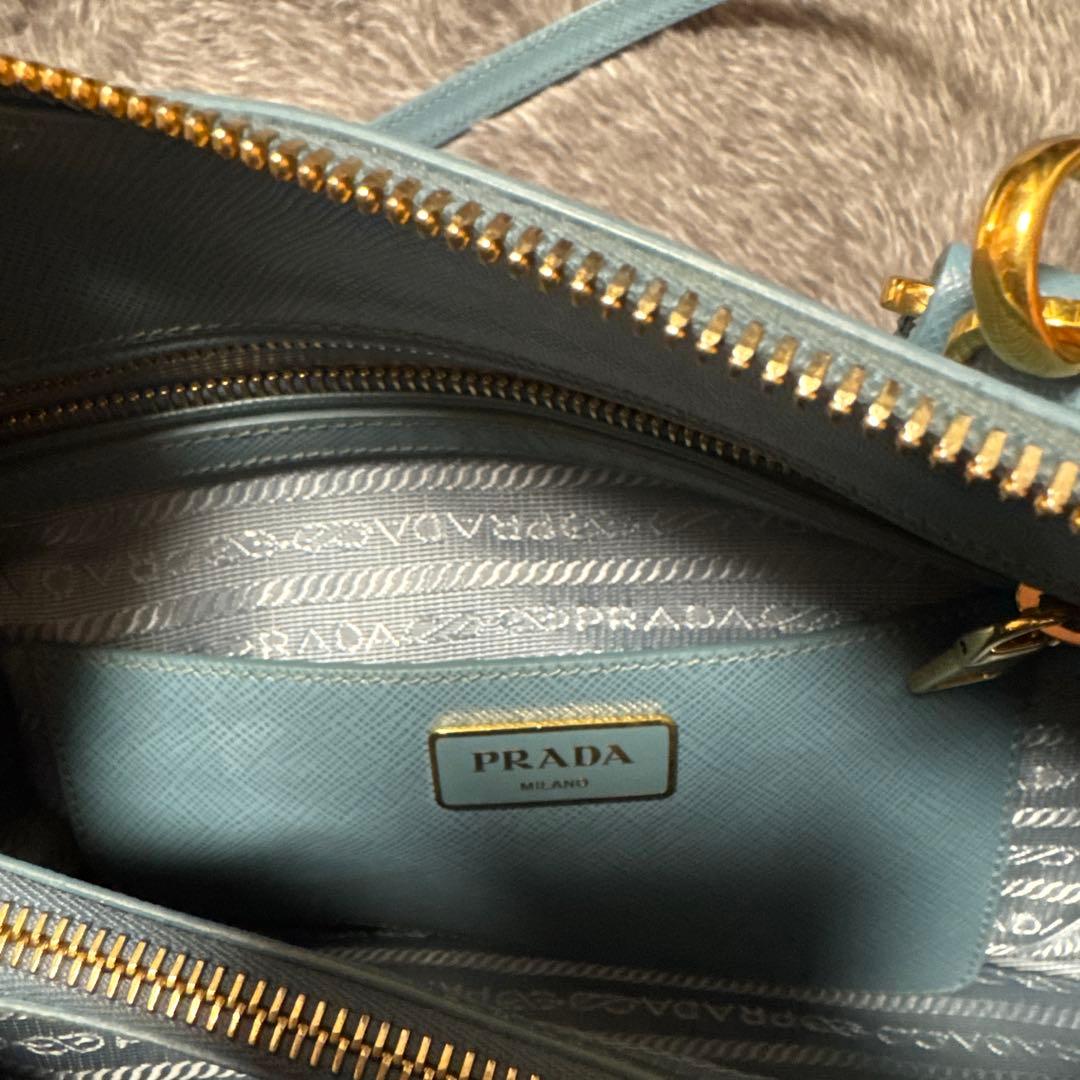 未使用級プラダショルダーバッグ
