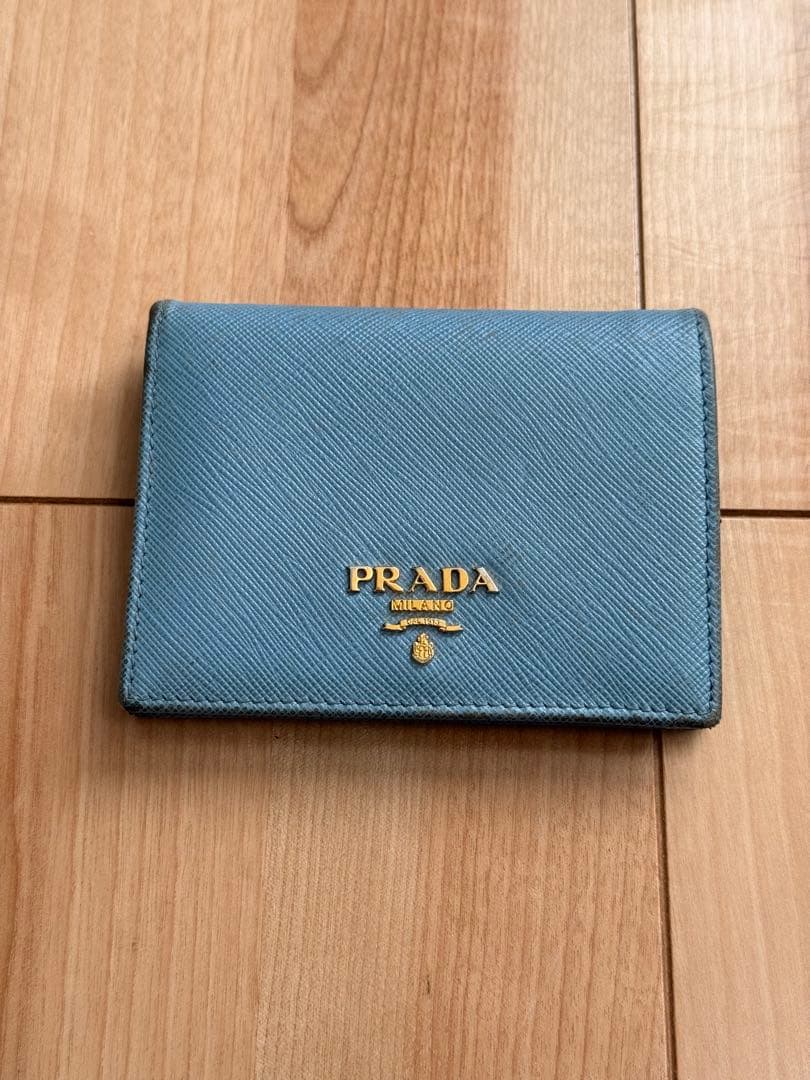 PRADA 二つ折り財布 ライトブルー