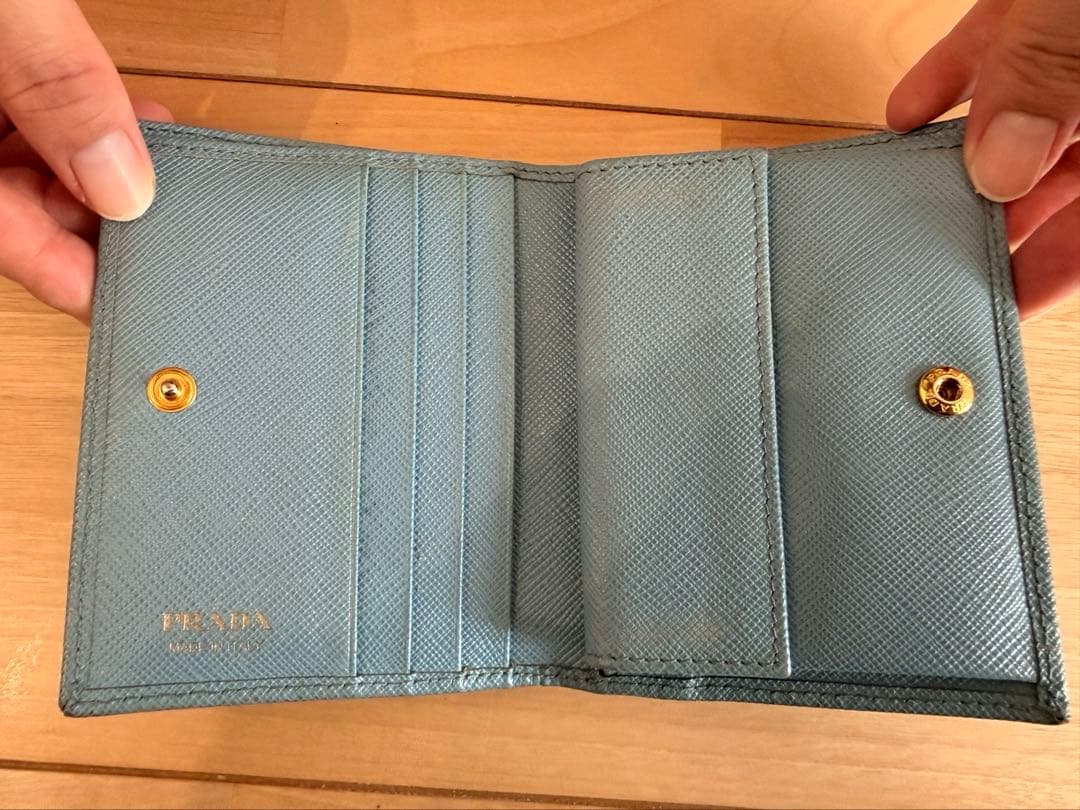 PRADA 二つ折り財布 ライトブルー