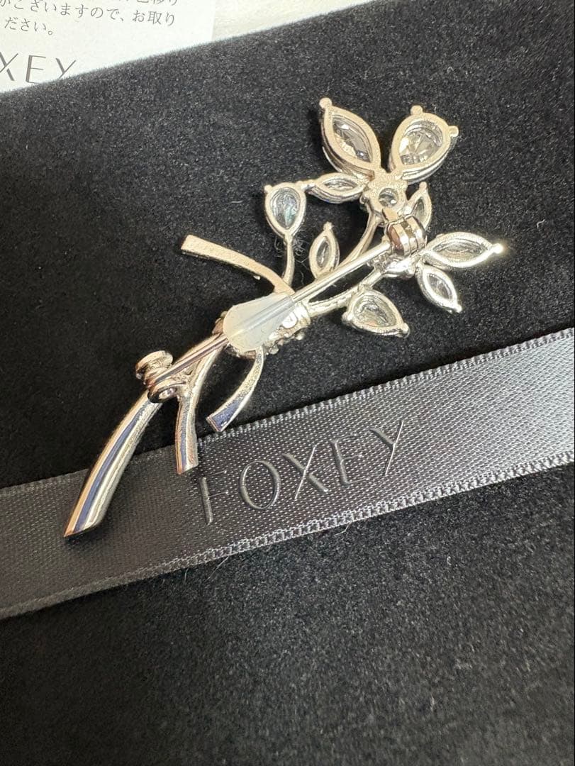 FOXEY ブローチ 44, フォクシー 現行販売品 クリア コサージュ