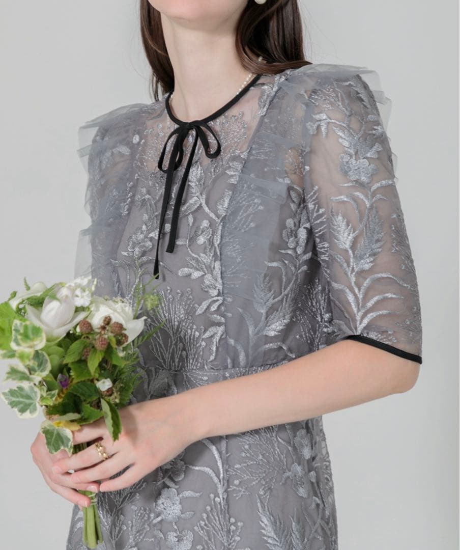 Leja レジャ 刺繍レース配色パイピングショルダーフリルドレス　S 結婚式