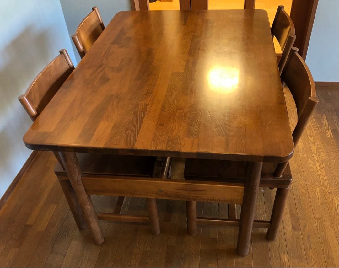 木製ダイニングテーブルセット 4脚付き