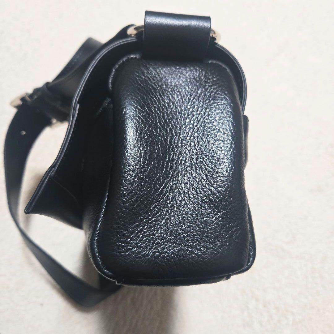 ビアズリー　レザーボディバッグ　ブラック