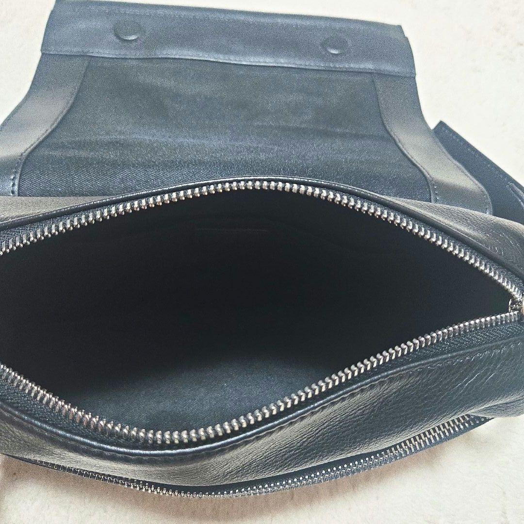 ビアズリー　レザーボディバッグ　ブラック