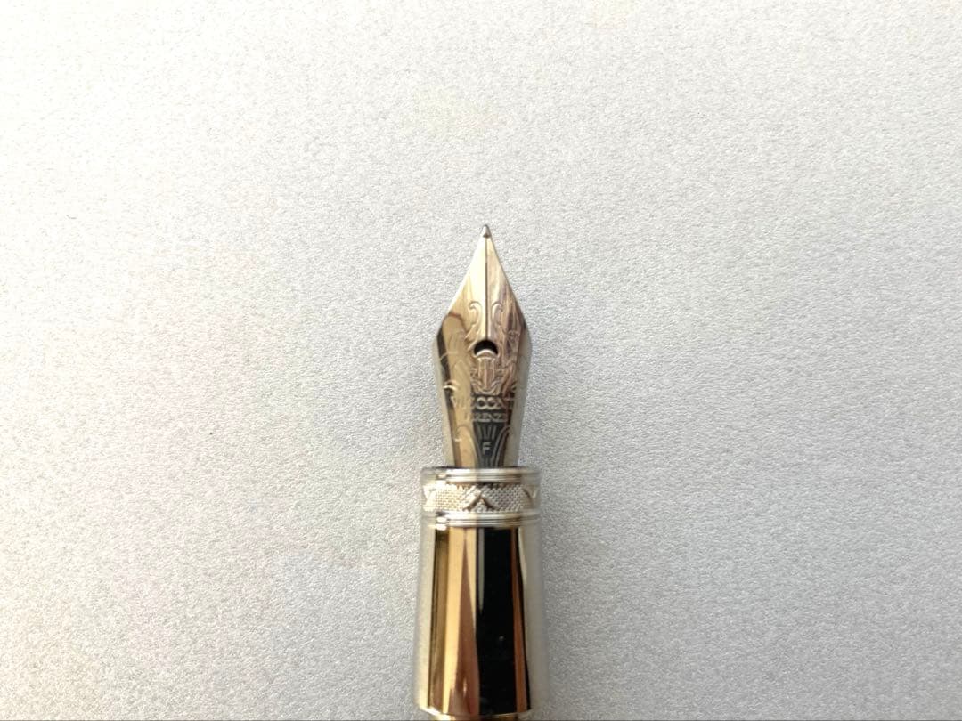 美品】 ビスコンティ VISCONTI 万年筆 バニラ ホワイトマーブル