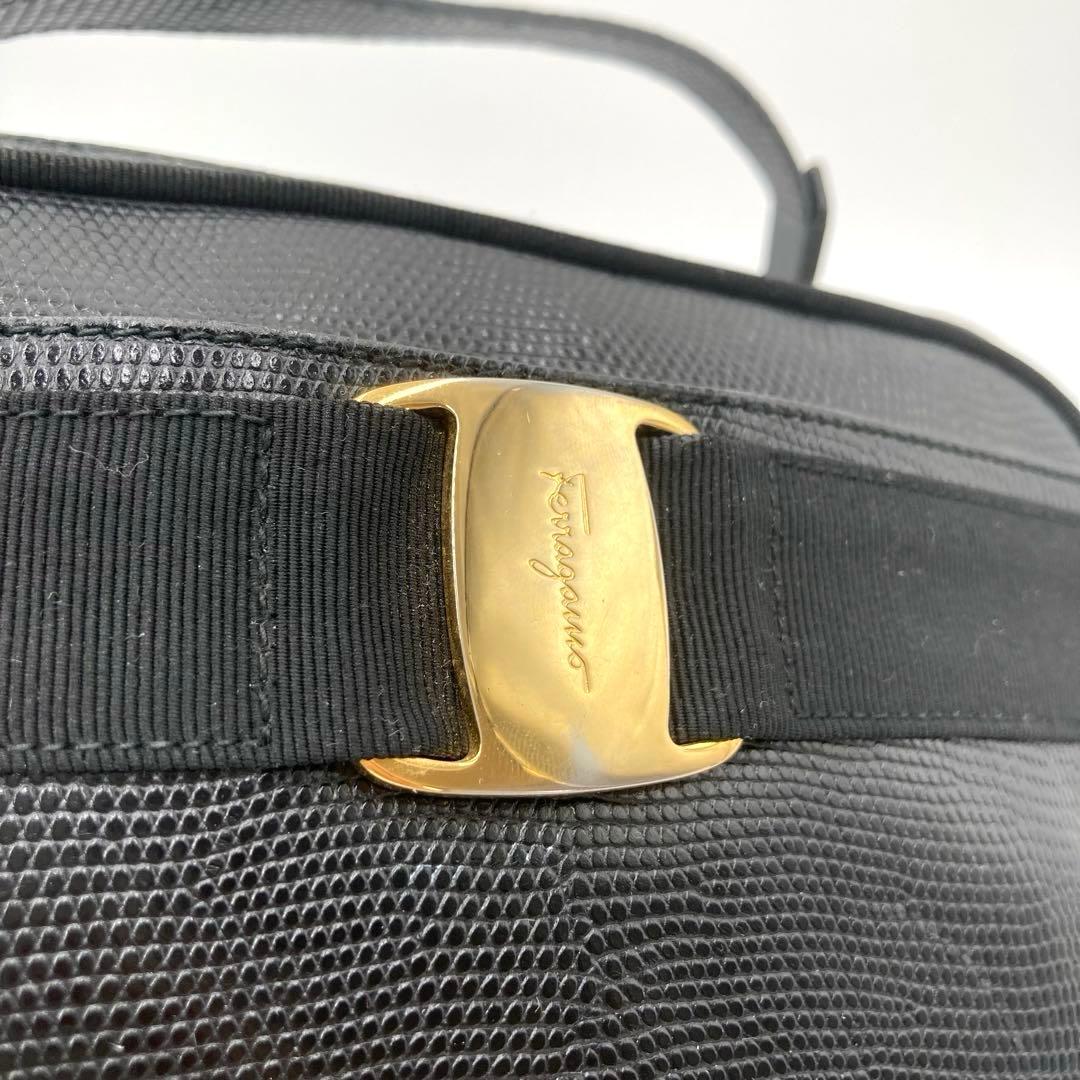 美品✨サルヴァトーレ フェラガモ ヴァラ リザード ショルダーバッグ ブラック