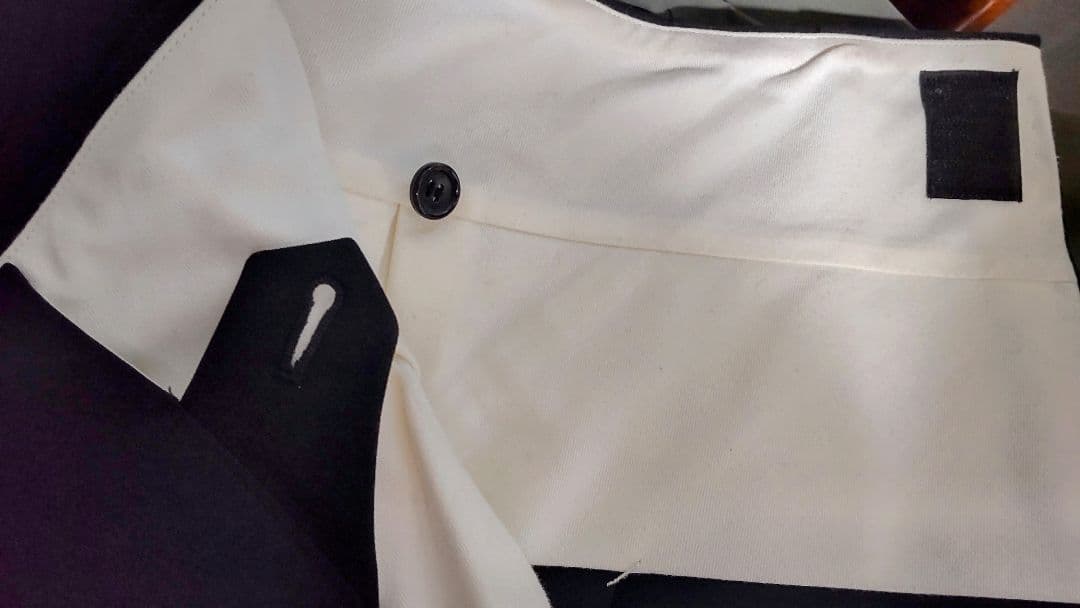 COMME des GARÇONS 本ライン 巻きプリーツスカート 黒