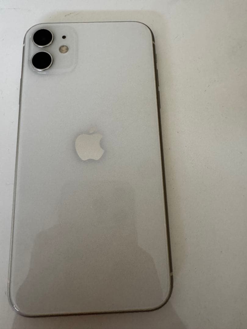 美品 Apple iPhone 11 ホワイト 本体 ジャンク品 128