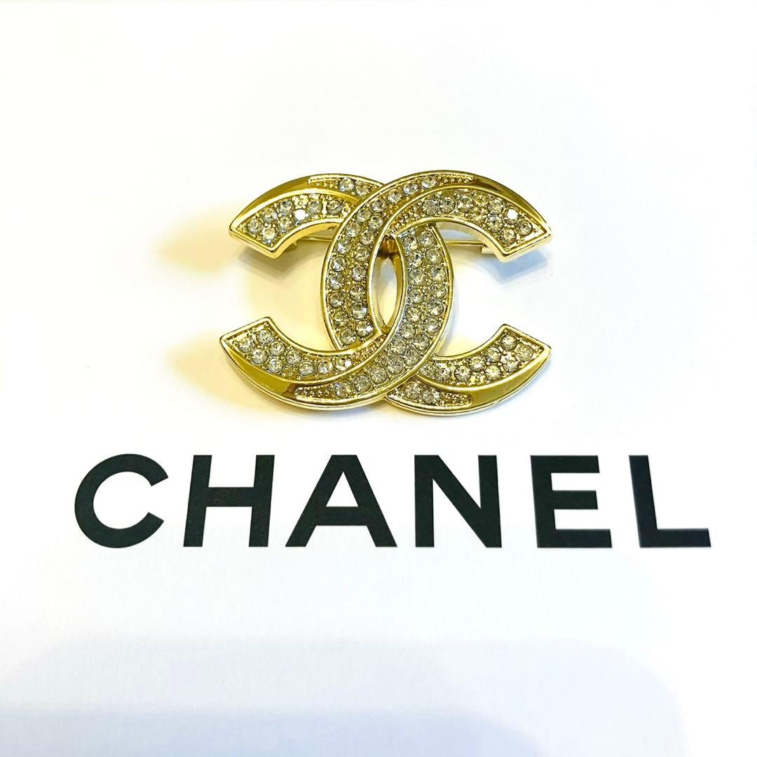 CHANEL CCロゴ ゴールド クリスタルブローチ ノベルティ - メルカリ