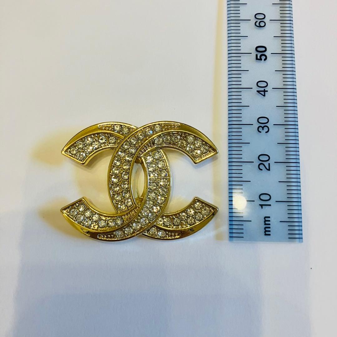 CHANEL CCロゴ ゴールド クリスタルブローチ ノベルティ - メルカリ