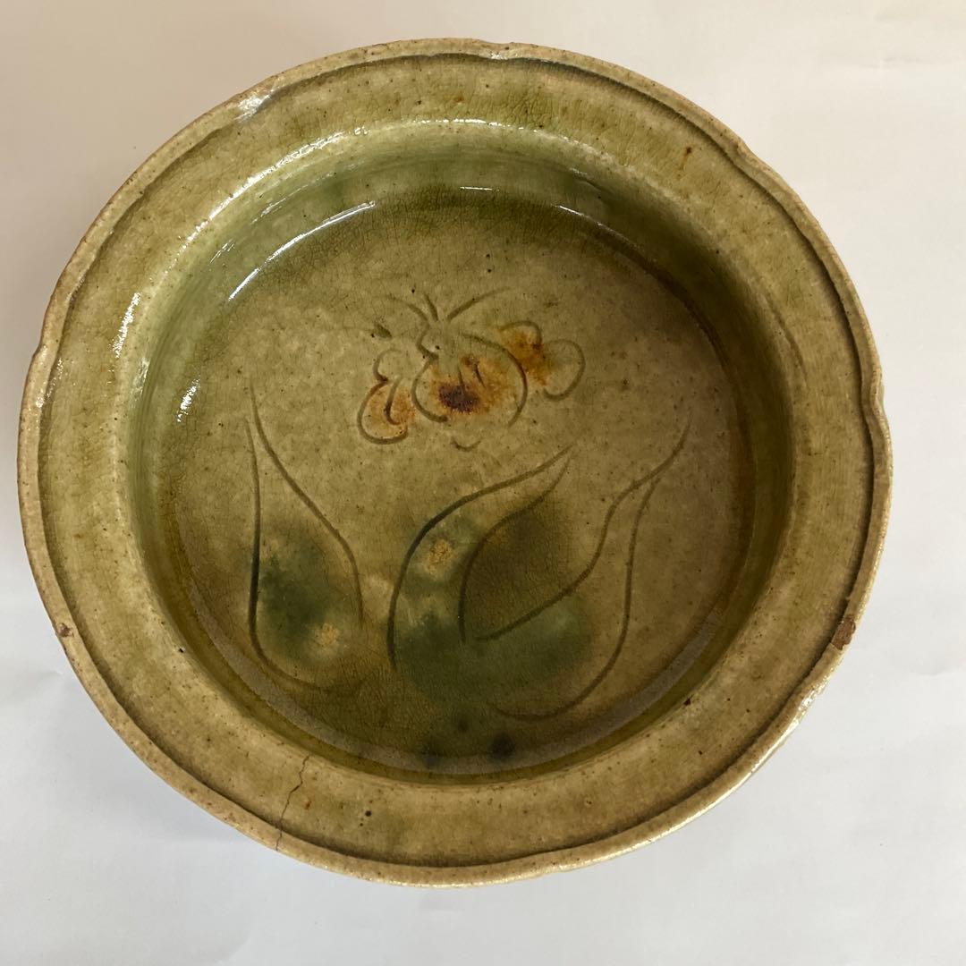 古瀬戸 青磁草花文鉢 江戸時代中期頃