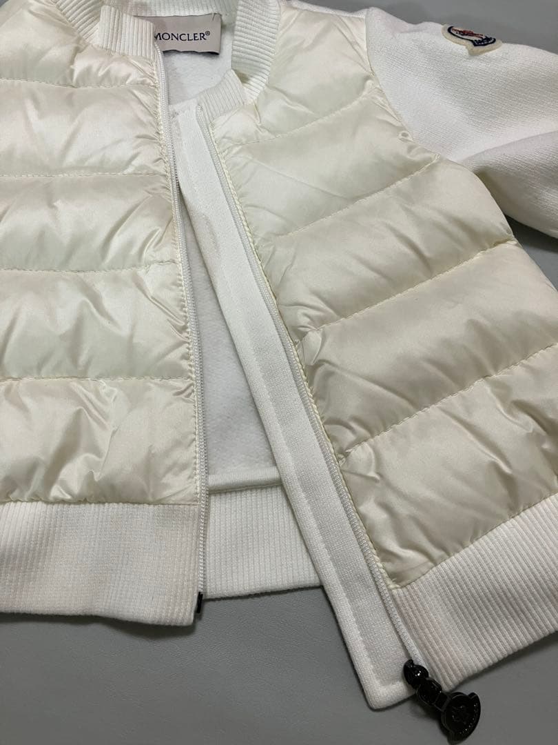 MONCLER　白アウター