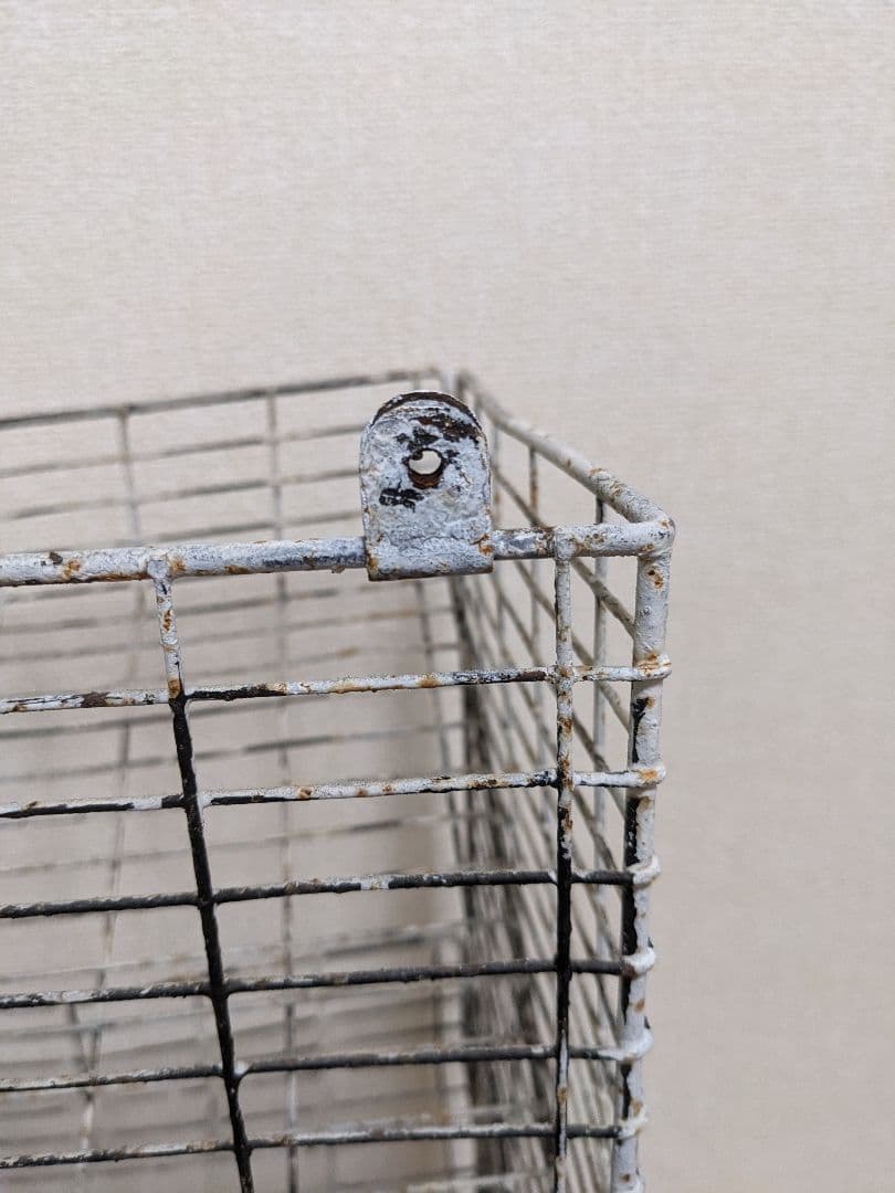 シャビー 昭和レトロ 金属製ワイヤーラック 使い方はあなた次第