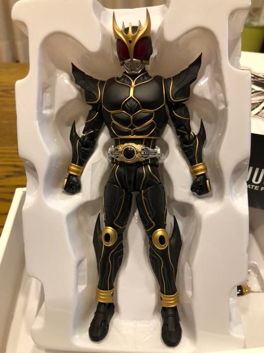 shフィギュアーツ 真骨頂 仮面ライダー クウガ アルティメットフォーム