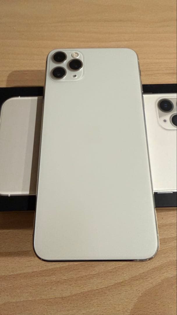 Apple iPhone 11 Pro シルバー 本体 箱付き イヤホン付き