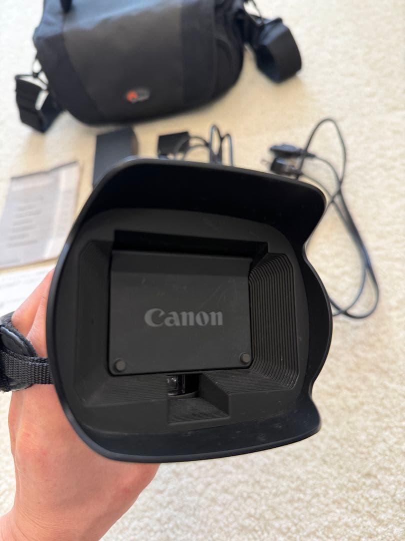 デジタルビデオカメラ　CANON iVIS HF G20＋付属品＋専用バッグ