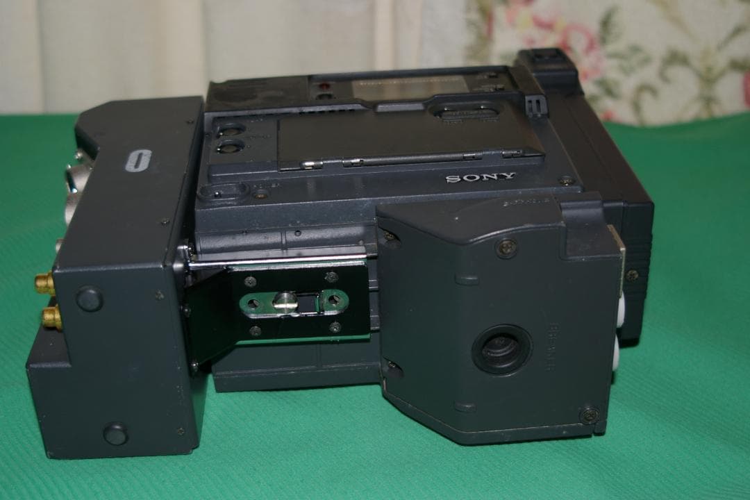 ソニーDVCAM DSR-1とサンドレックVA-10ポータブル化ジャンク品