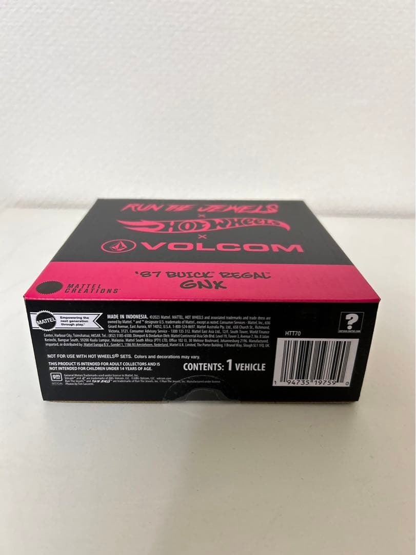 限定！レア品！volcom ホットウィール　ミニカー　ショップ袋付き