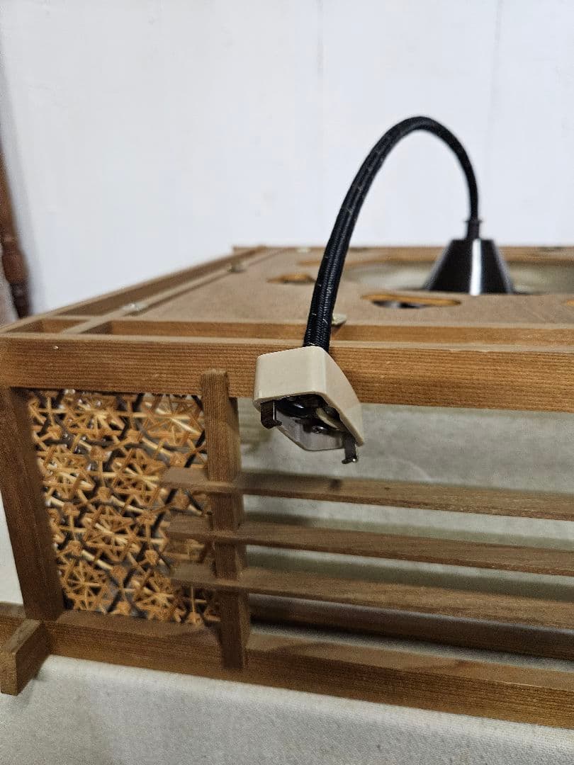 ジャパンヴィンテージ 木製と和紙のペンダントライト 蛍光灯 透かし 藤