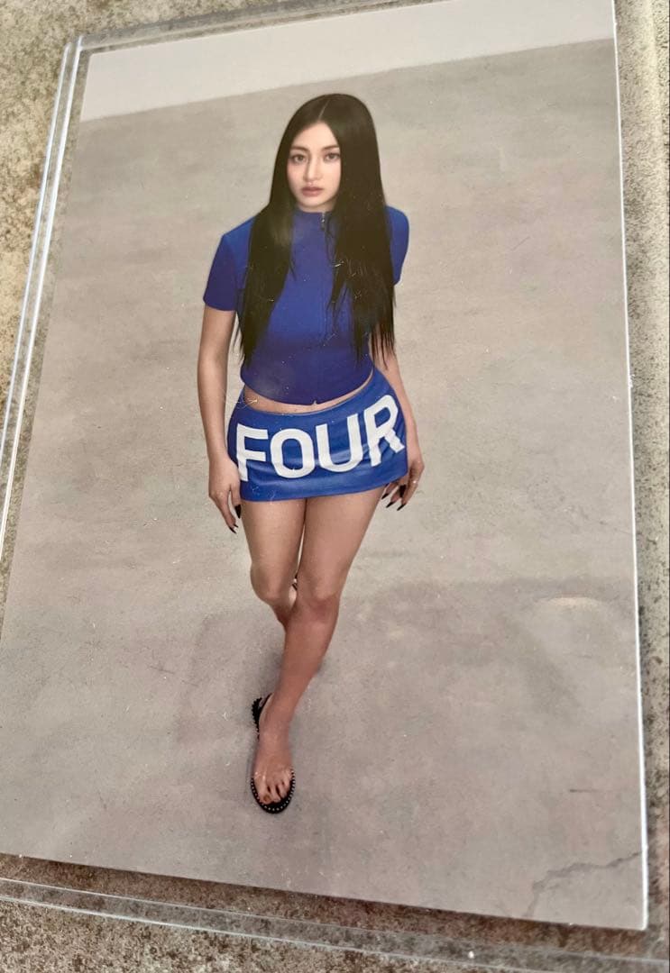 TWICE ジヒョ THIS IS FOR US盤 直筆サインポスカード トレカ - メルカリ