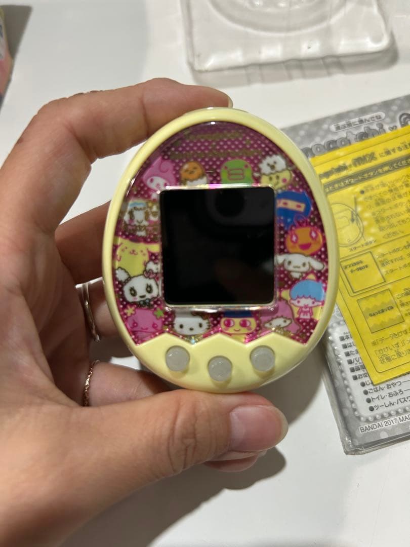 Tamagotchi x M!X サンリオキャラクターズMix Ver.
