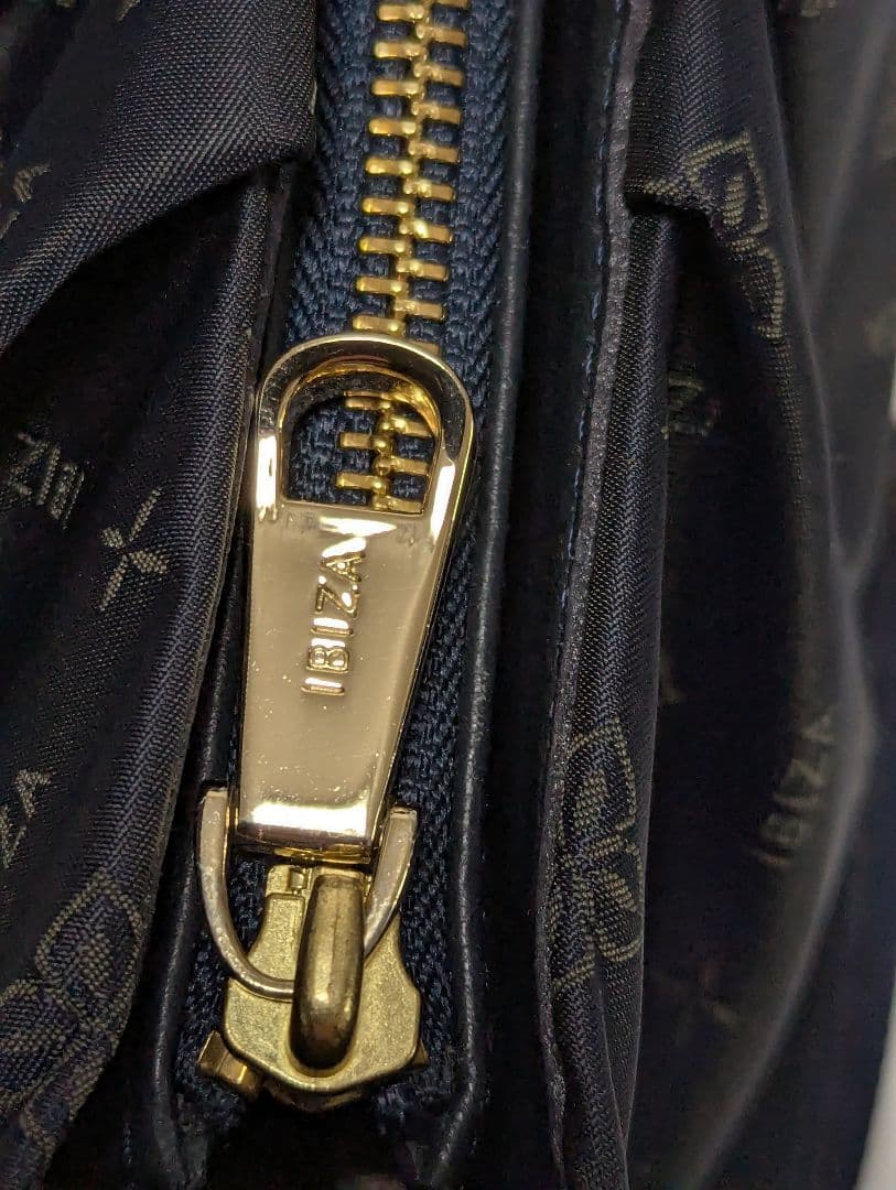 IBIZA　ナイロン　ショルダーバック　総柄 ネイビー