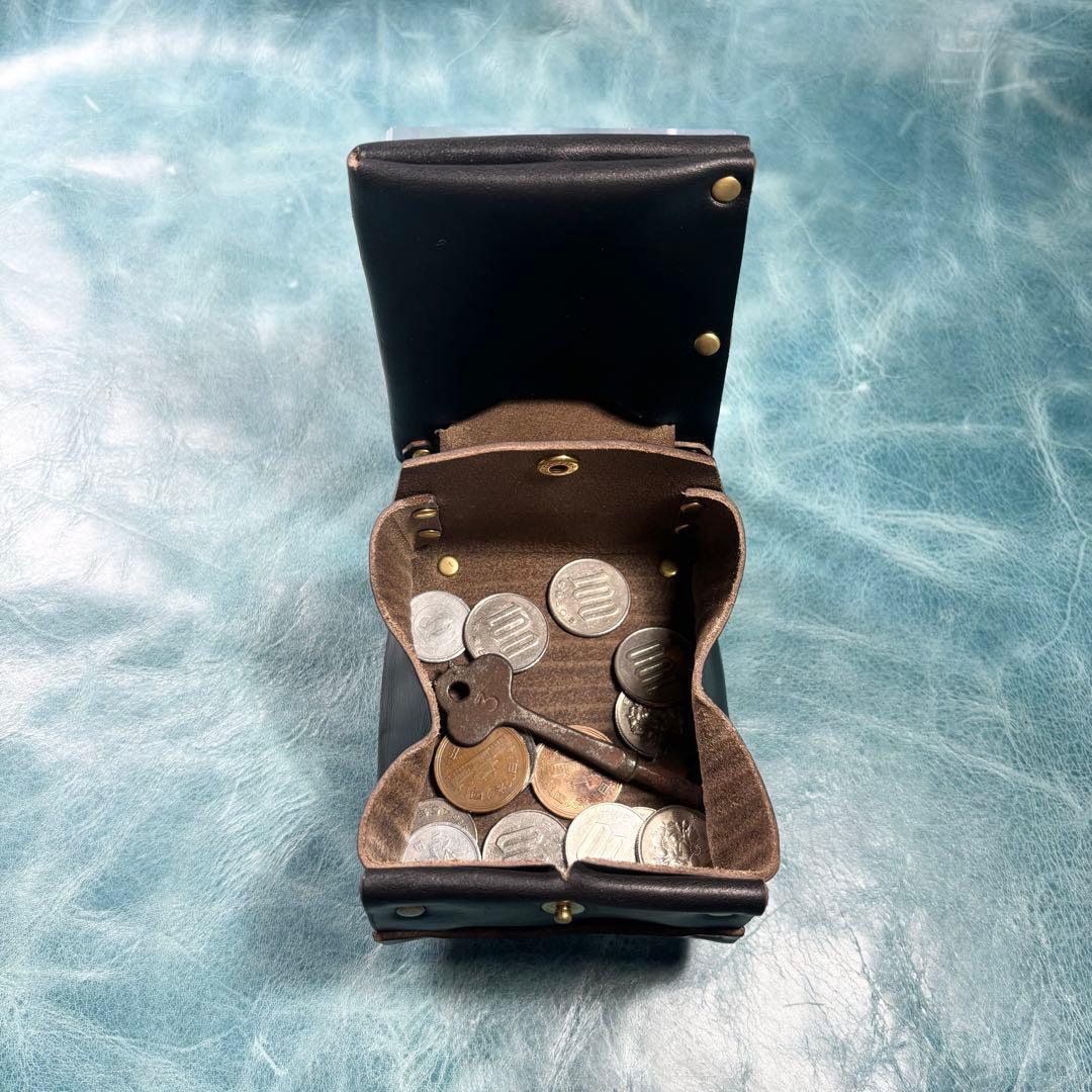 ハンドメイド　二つ折り　革財布　クロムエクセル黒色　真鍮　classical①