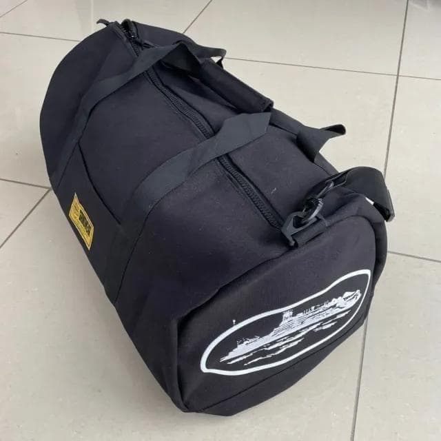 Corteiz ボストンバッグ ブラック - メルカリ