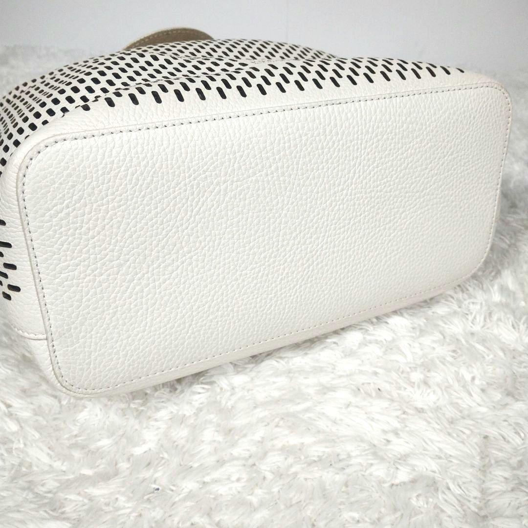 未使用級◎フルラ ネット M ホーボー ワンショルダー　パンチングレザー A4可