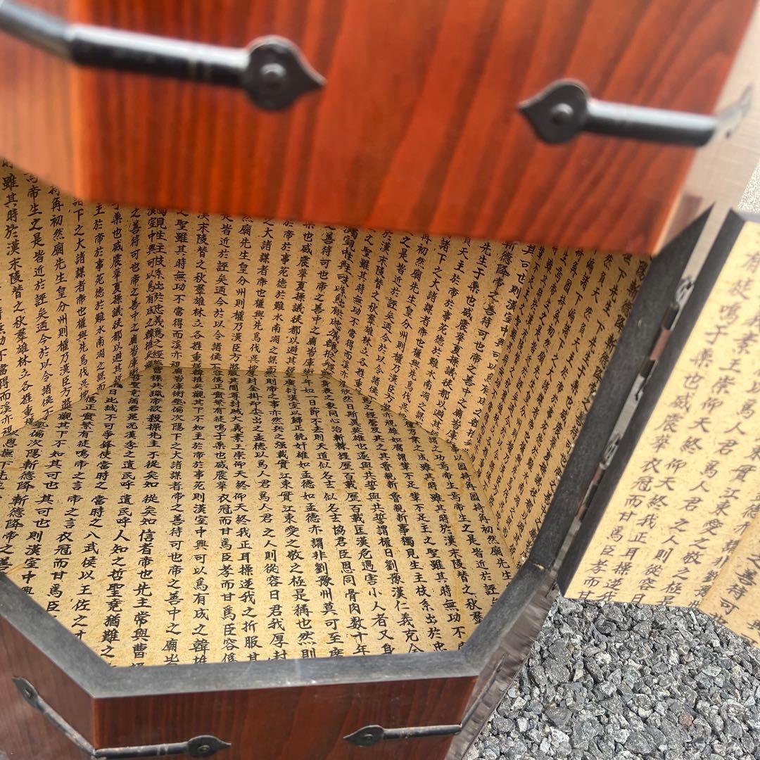 韓国李朝家具アンティーク八角形ボックス 木製に金属の装飾関貫つき