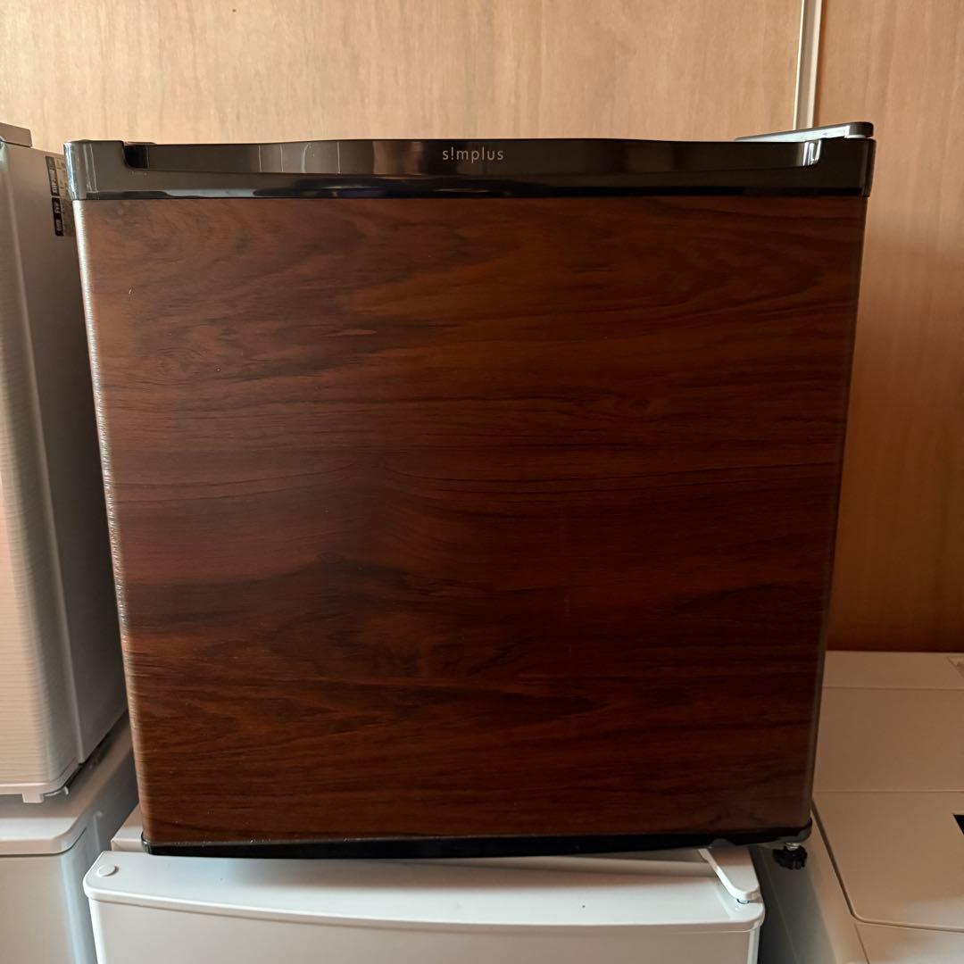 ☆シンプラス 1ドア冷蔵庫☆SP-46L1-WD ブラック木目調 ☆シンプラス 1ドア冷蔵庫☆SP-46L1-WD ブラック木目調 Amazon | TOHOTAIYO