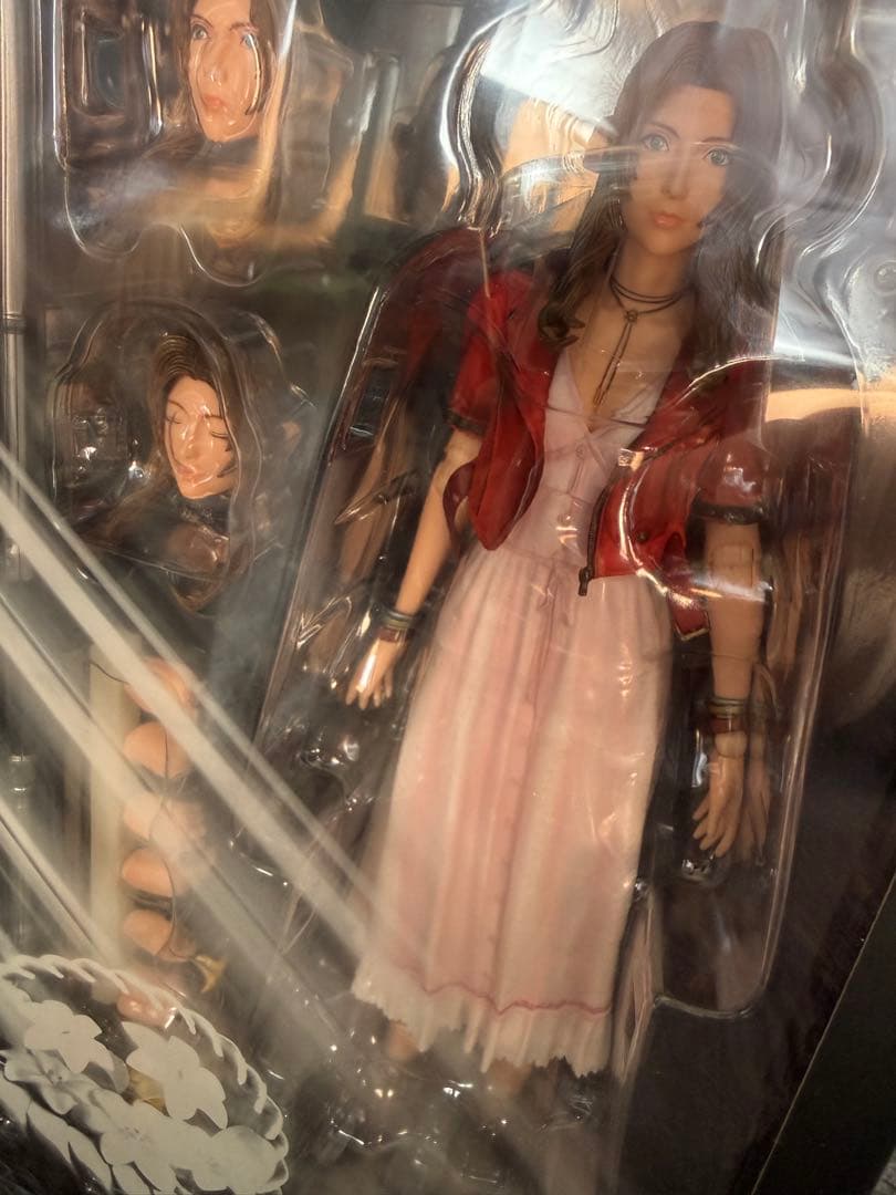 FINAL FANTASY VII PLAY ARTS 改 エアリス＆ティファ - メルカリ