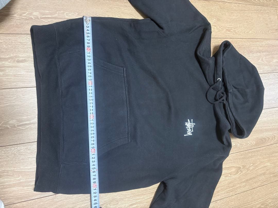 ストゥーシーStüssy ブラック パーカー M