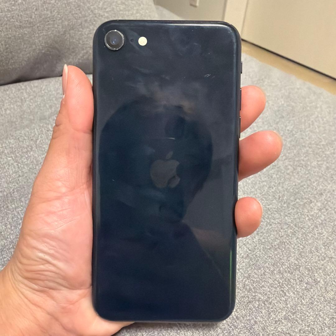 携帯電話本体 iPhone se3 64G