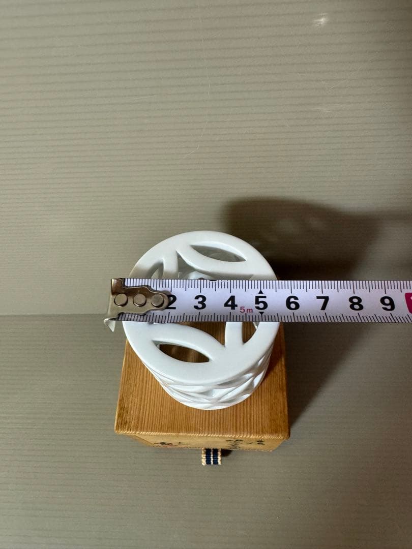 2774 茶道具平戸焼 横石嘉助 平戸白磁七宝透 蓋置 共箱 未使用 - メルカリ