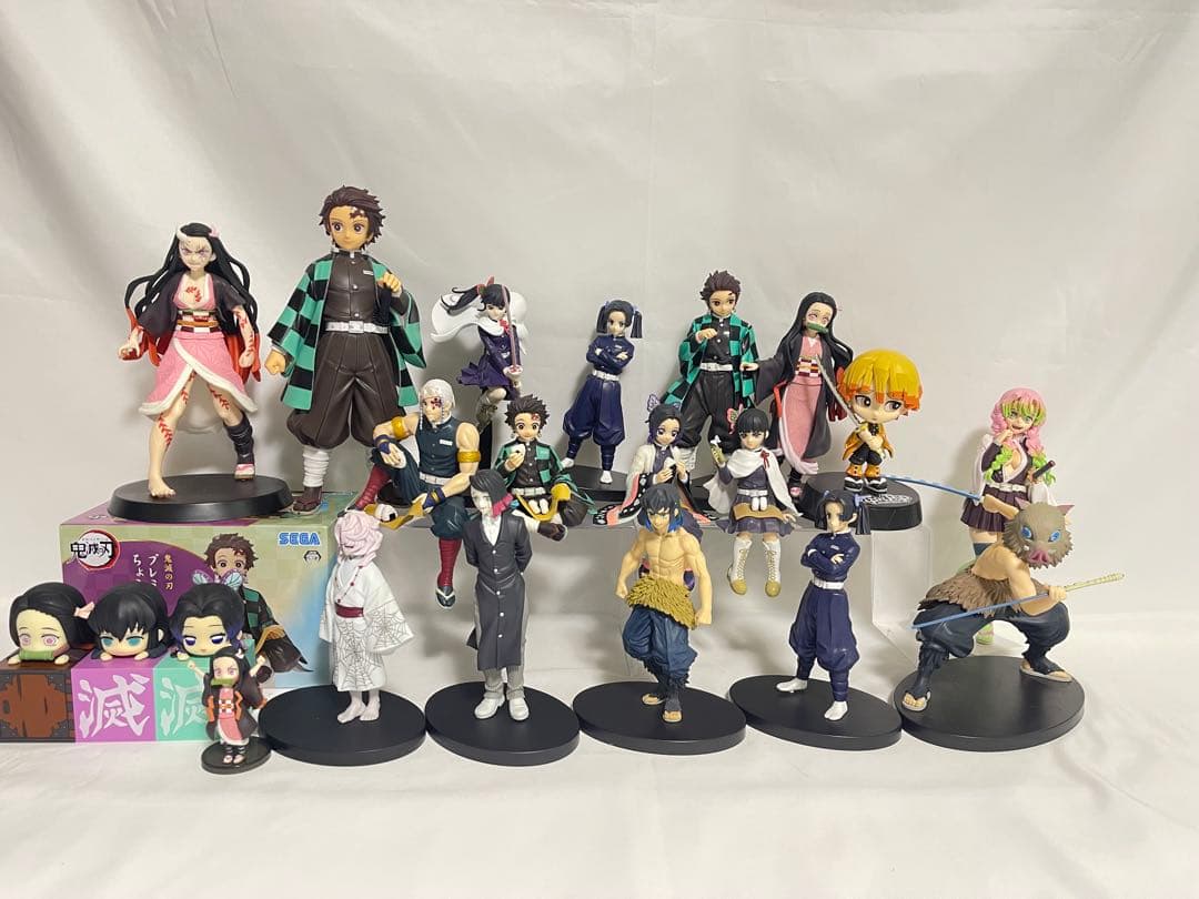 鬼滅の刃 22体フィギュアまとめ売り - メルカリ