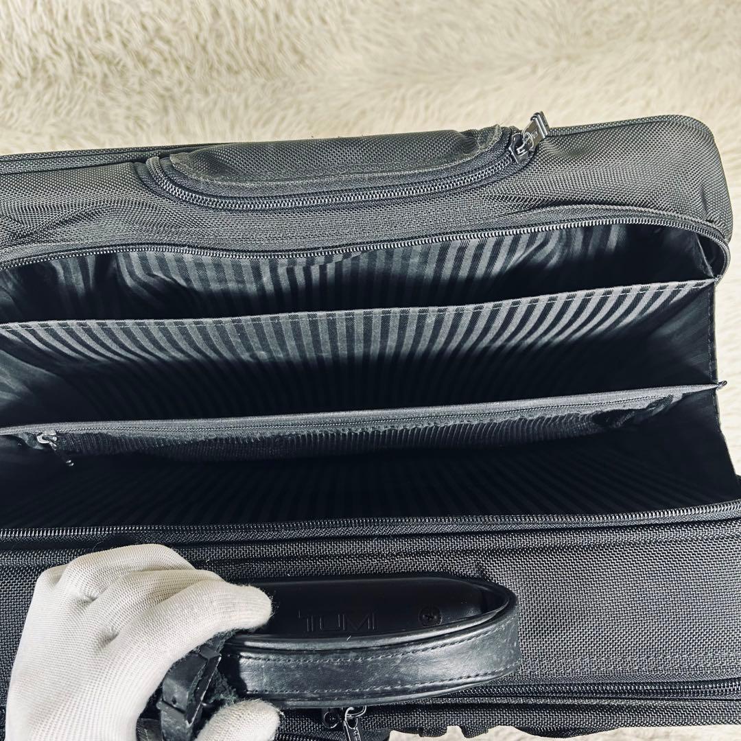 良品 TUMI Alpha ビジネスバッグ キャリーケース 大容量 パソコン収納