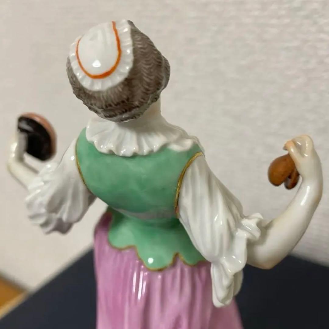 ケンドラー・コロンビーヌ・１４cm・左手の一部に綺麗な修復があります・マイセン・