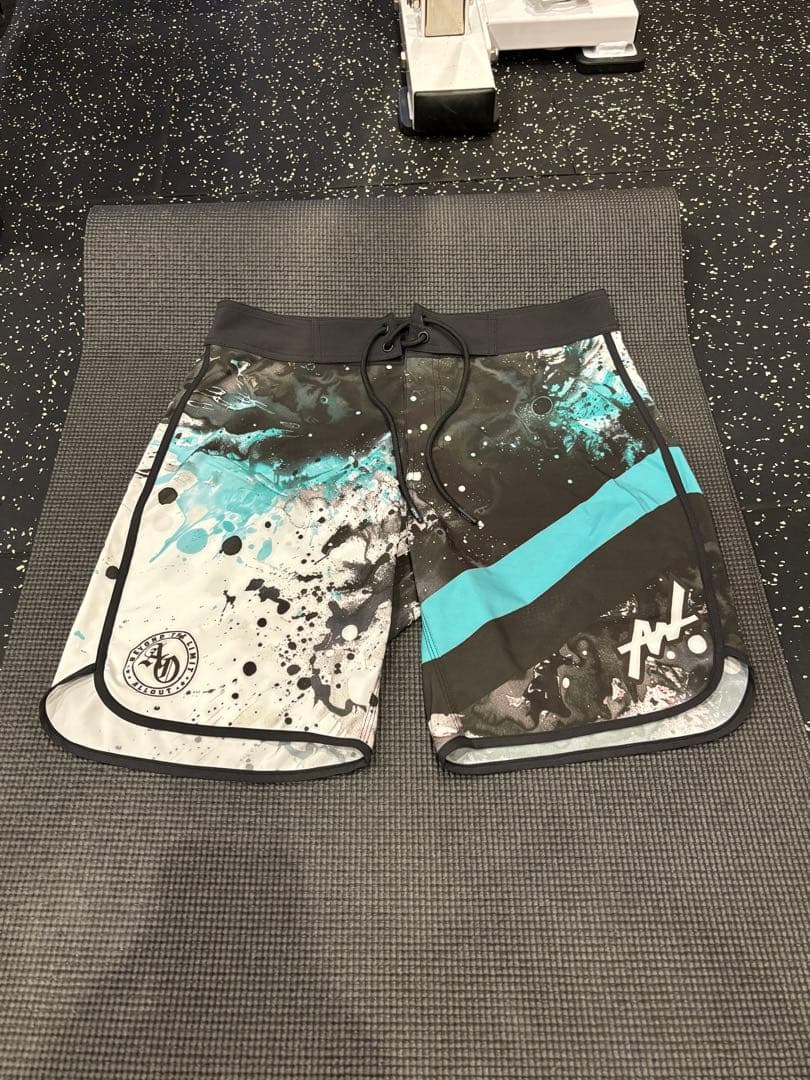 ALL OUT ステージショーツ サーフパンツ 新品未使用 SURF SHORTS- 【試着のみ未使用品】ALLOUT フィジークサーフパンツ