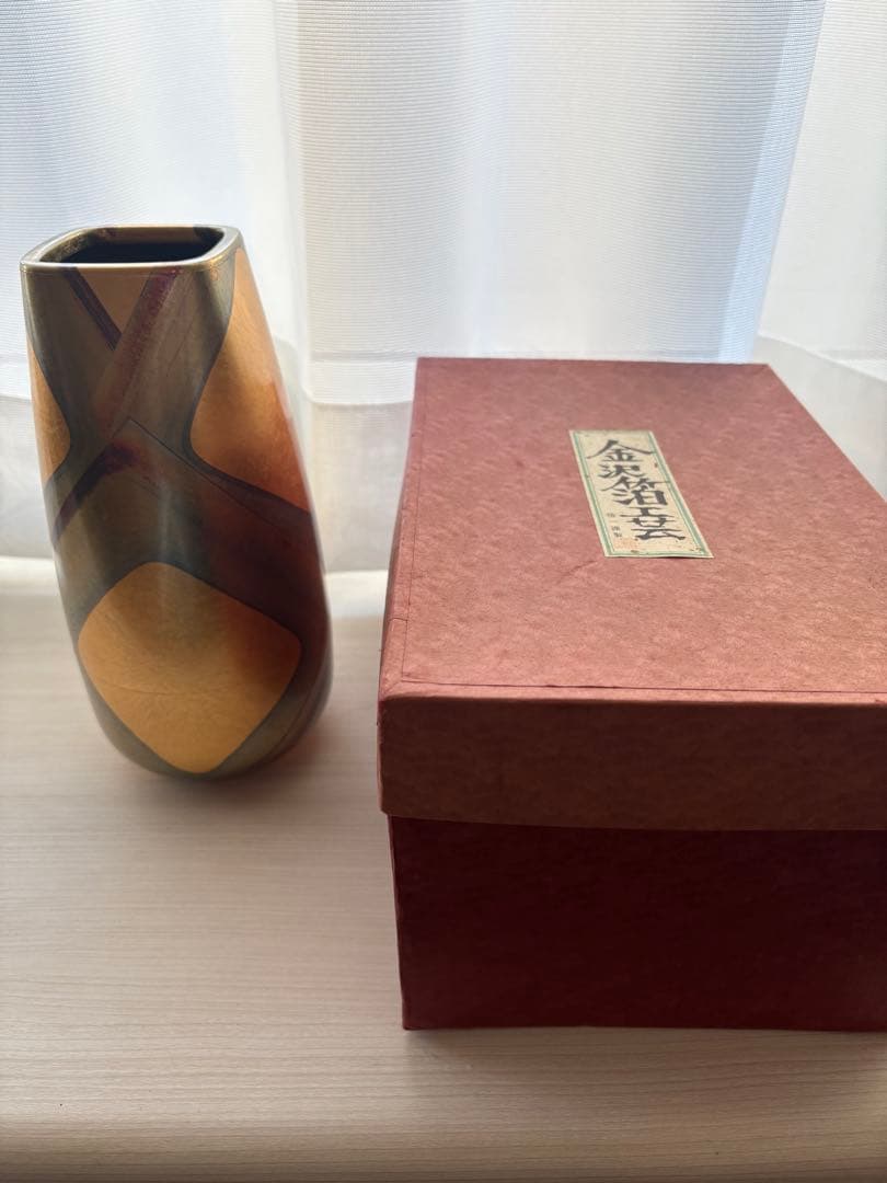金沢箔芸　金箔の花瓶