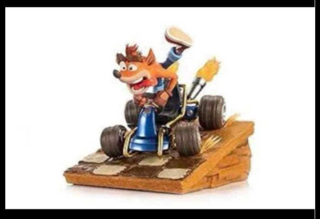 First4Figures クラッシュ　チームレーシング ニトロ　フィギュア First 4 figures クラッシュ・バンディクー クラッシュ・チーム