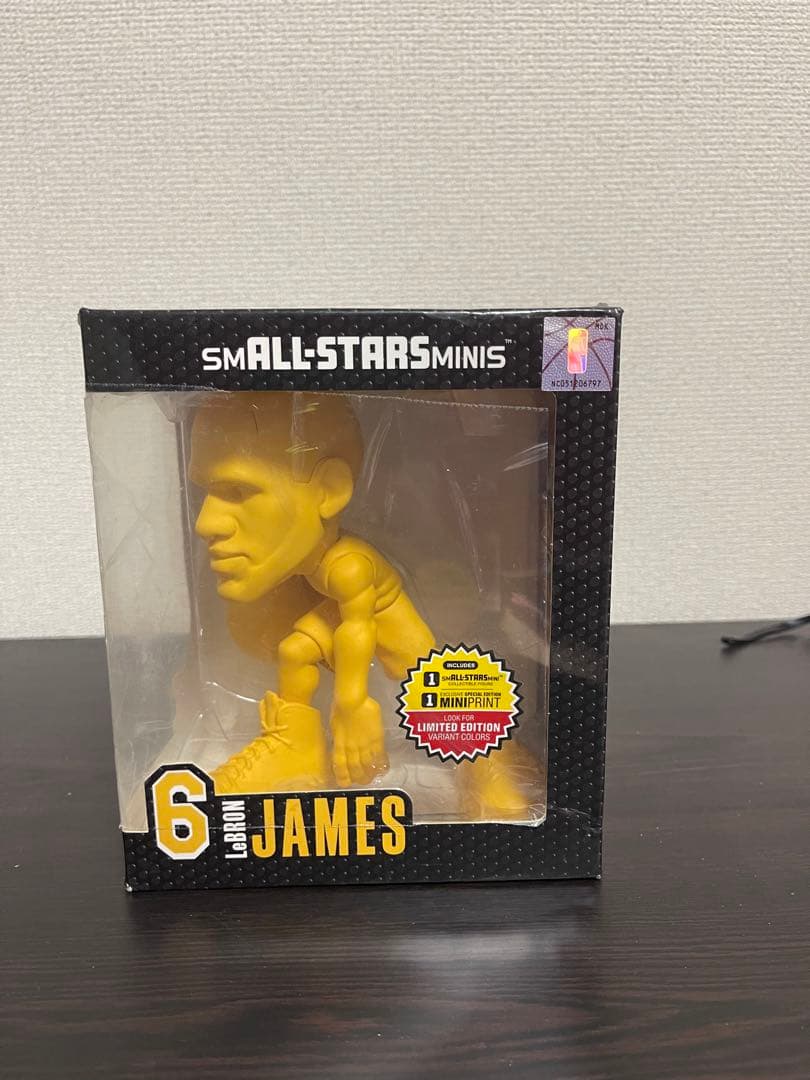 NBAレブロンSMALL-STARSMINIS フィギュア セット
