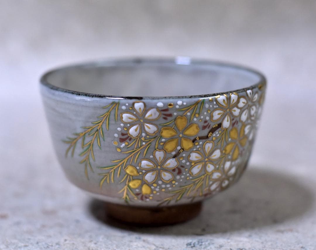 乾山写桜花文金継茶碗 金継 お茶道具／共箱 - メルカリ
