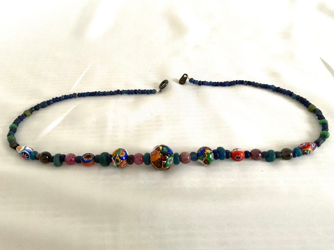 美しいオリジナル「マリ共和国千年ビーズとイタリア新トンボ玉」の