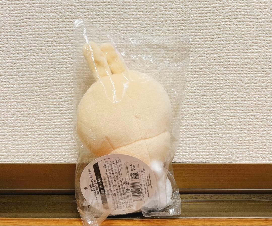 ちいかわ　デスクトップから見守るひっかけぬいぐるみ　おにぎりうさぎ　初期